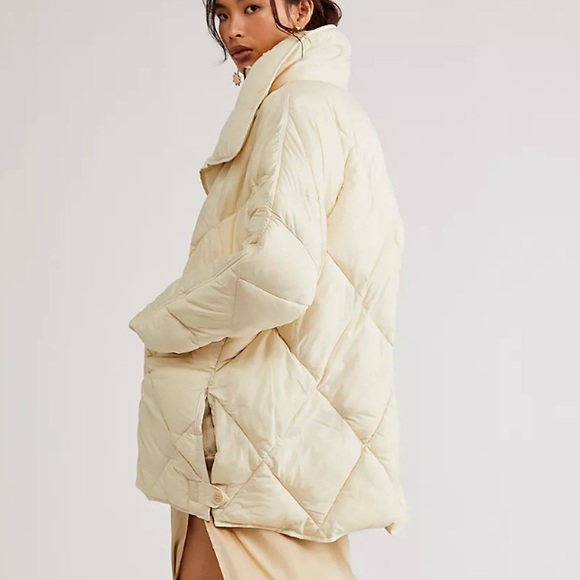Free People/We The Free: "Never Say Never" Quilted Puffer Jacket Oversized - Picture 4 of 16